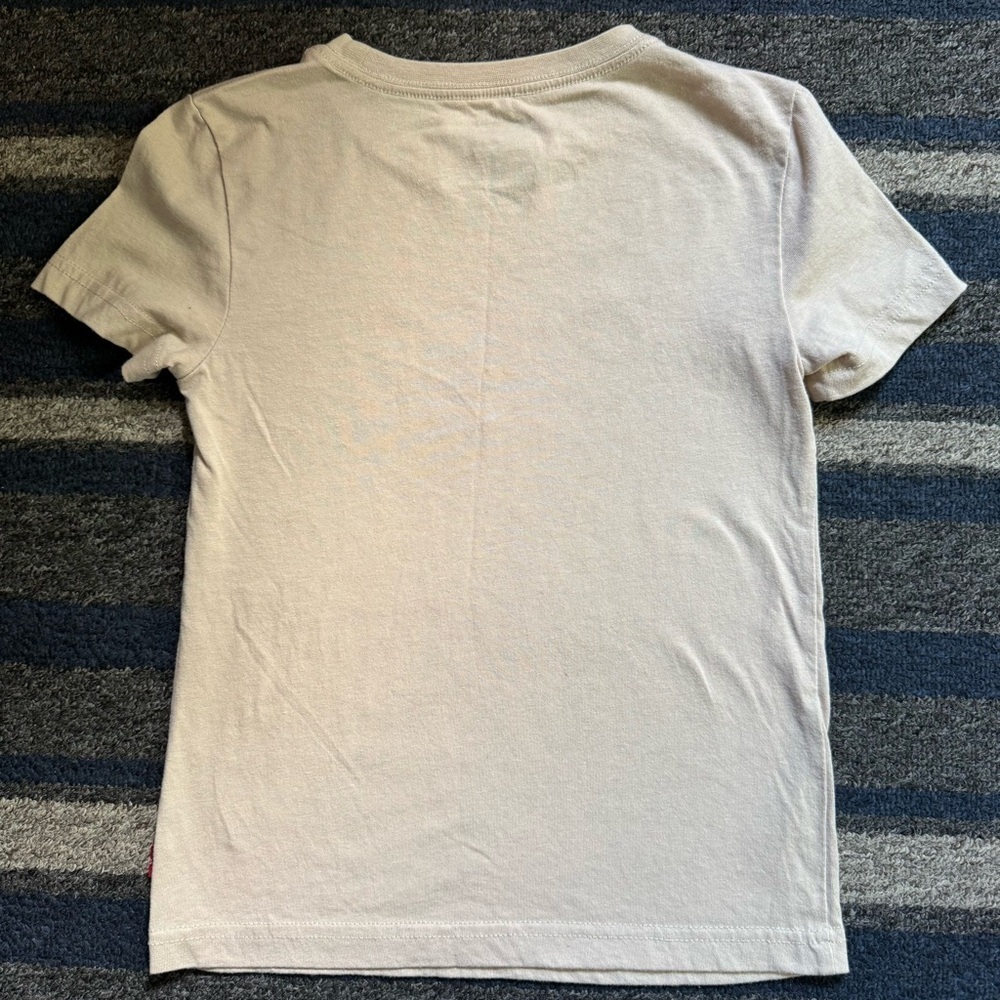 Levi's Boys Tan Short Sleeve Tee Size 5 - Picture 4 of 4